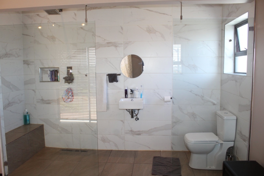 4 Bedroom Property for Sale in Rouxville Western Cape